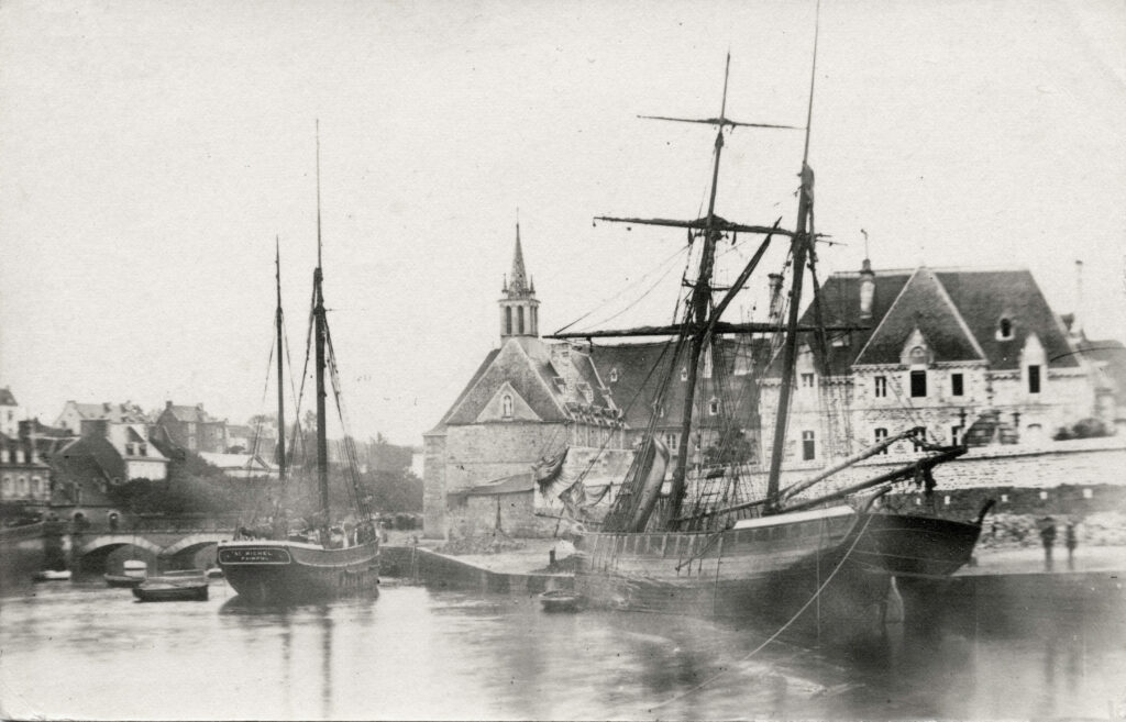 Dundee Saint-Michel au quai Sainte-Anne de Lannion, vers 1900