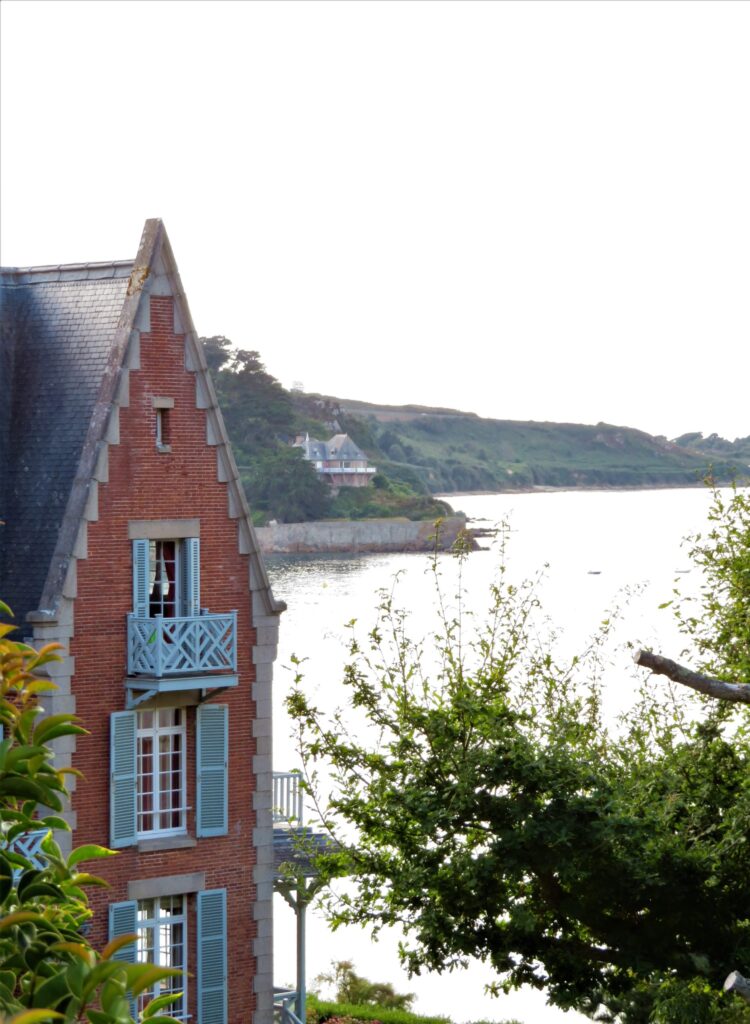 Villas balnéaires de la côte de granit rose