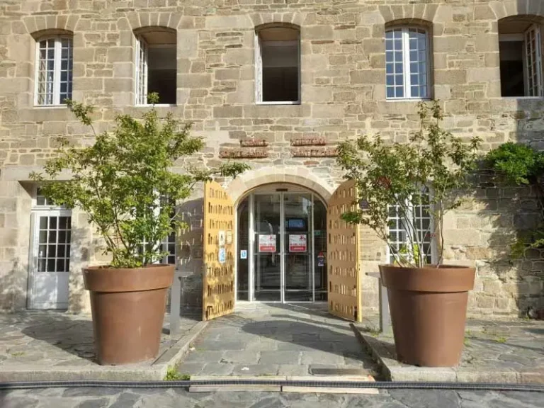 Espace Sainte-Anne à Lannion, locaux de l'ARSSAT