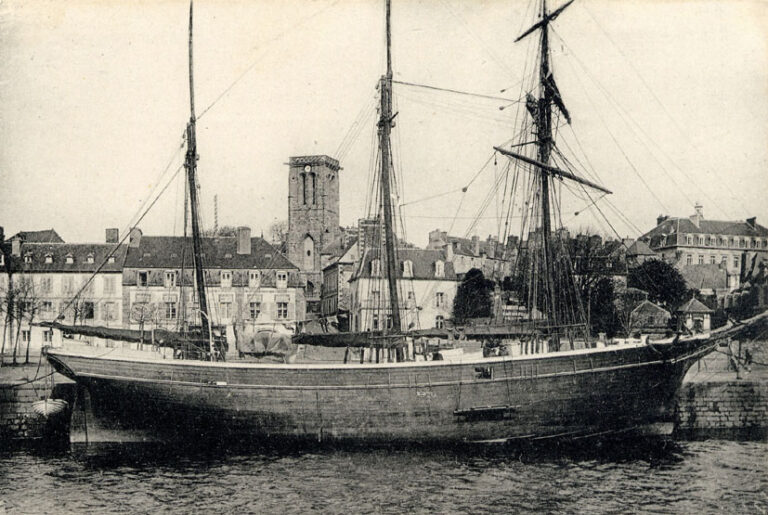 Goélette Dagmar — carte postale ancienne (1914)